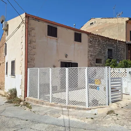 Casa Castellana Holiday home *